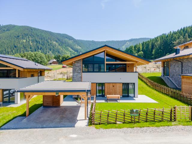 Außenseite Ferienhaus [Sommer]