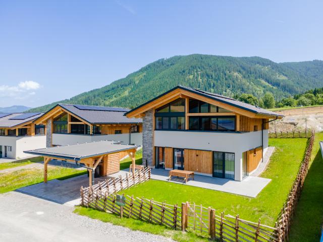 Außenseite Ferienhaus [Sommer]