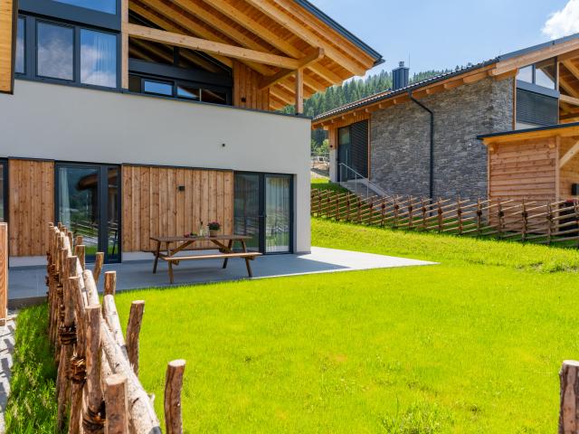 Außenseite Ferienhaus [Sommer]