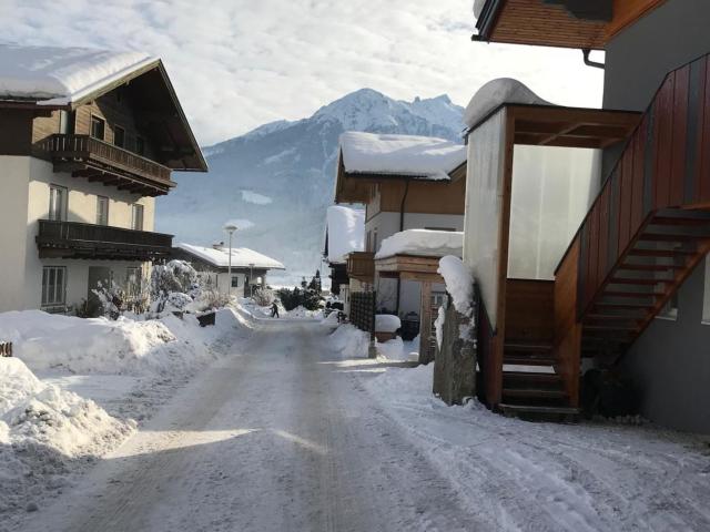 Außenseite Ferienhaus [Winter]