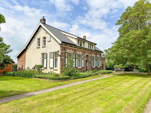 Außenseite Ferienhaus [Sommer]