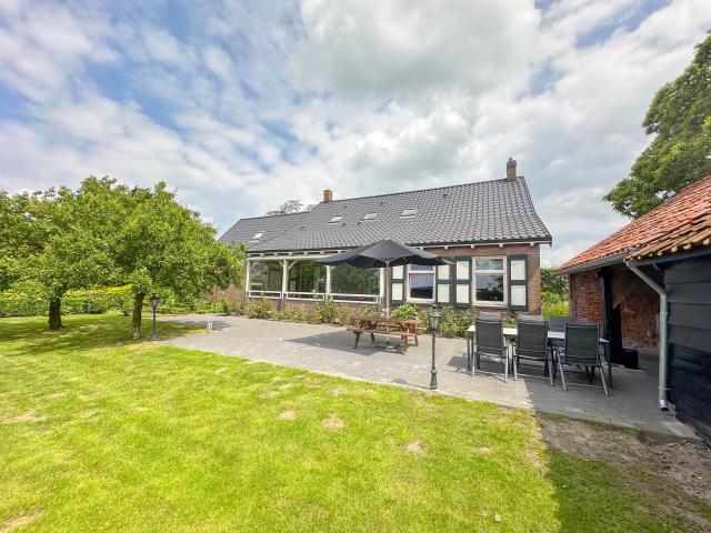 Außenseite Ferienhaus [Sommer]