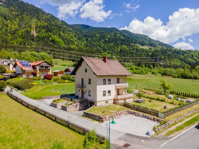 Außenseite Ferienhaus [Sommer]