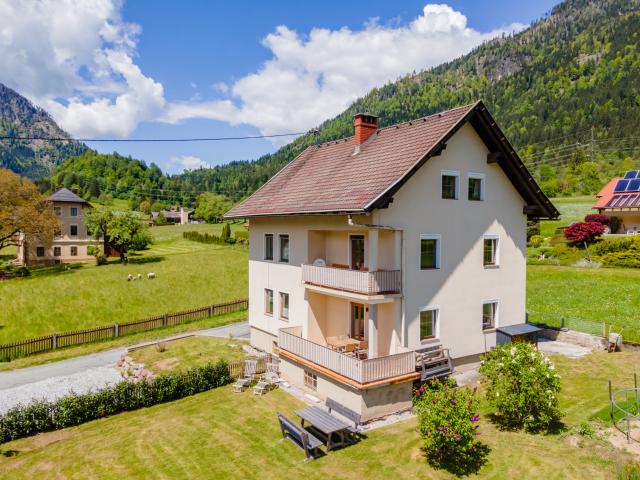 Außenseite Ferienhaus [Sommer]