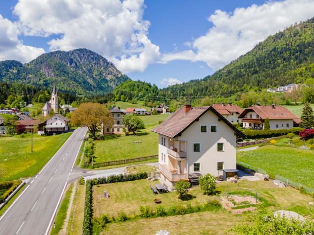 Außenseite Ferienhaus [Sommer]