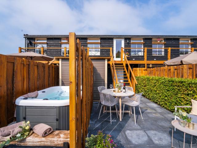 Außenseite Ferienhaus [Sommer]