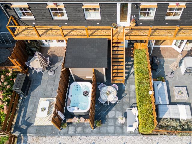 Außenseite Ferienhaus [Sommer]