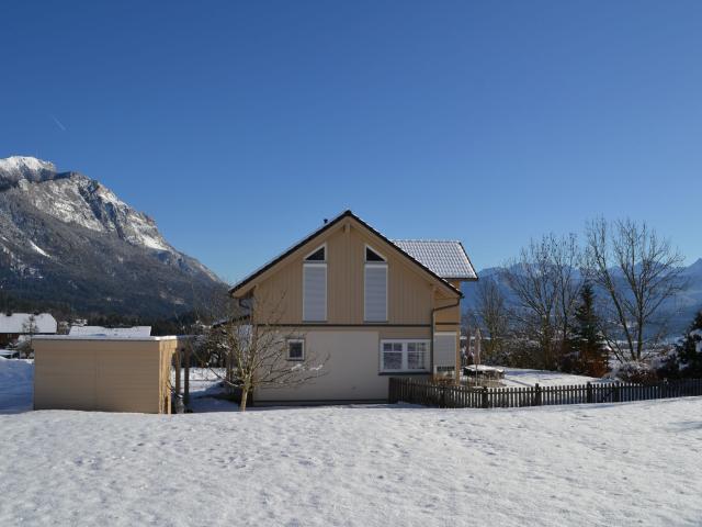 Außenseite Ferienhaus [Winter]
