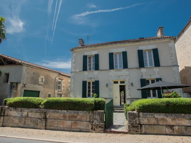 Außenseite Ferienhaus [Sommer]