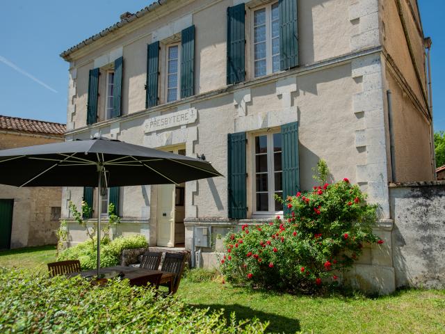 Außenseite Ferienhaus [Sommer]