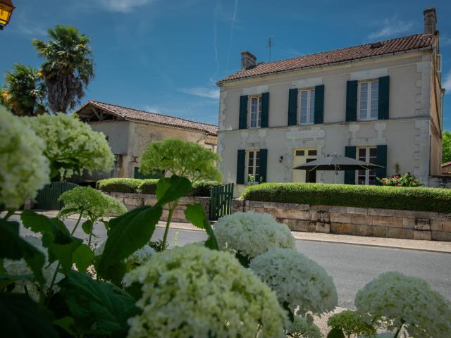 Außenseite Ferienhaus [Sommer]