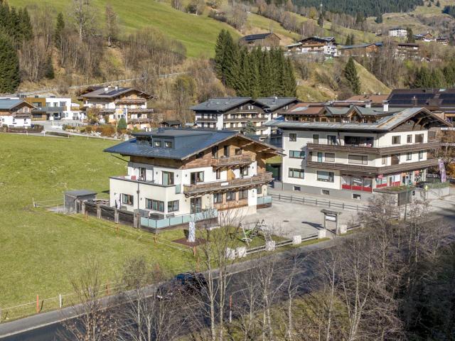 Außenseite Ferienhaus [Sommer]