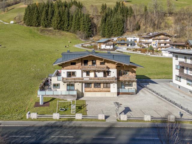 Außenseite Ferienhaus [Sommer]