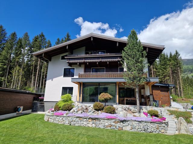 Außenseite Ferienhaus [Sommer]