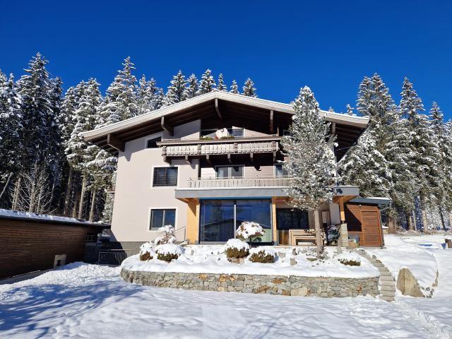 Außenseite Ferienhaus [Winter]