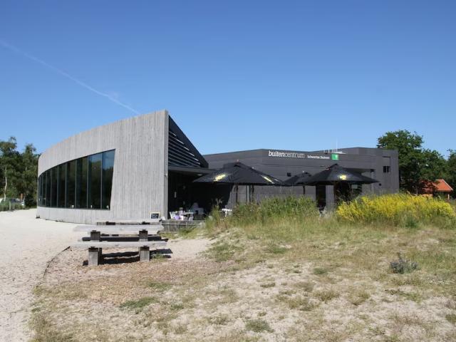 Surroundings (1-5 km)