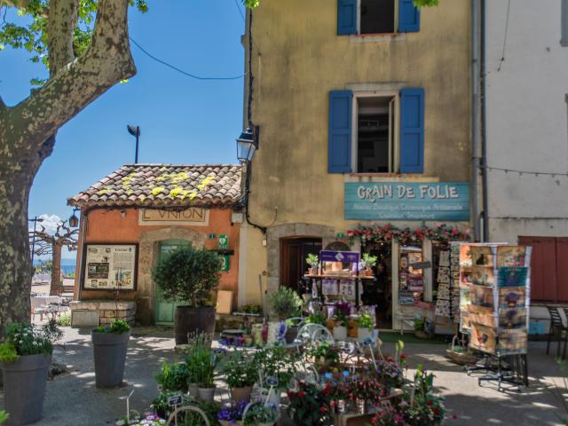 Dans les environs (1-5 km)