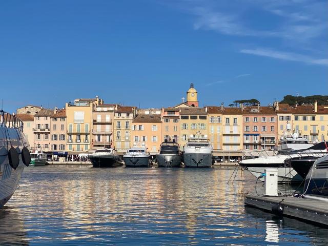 Dans la région (>5 km)