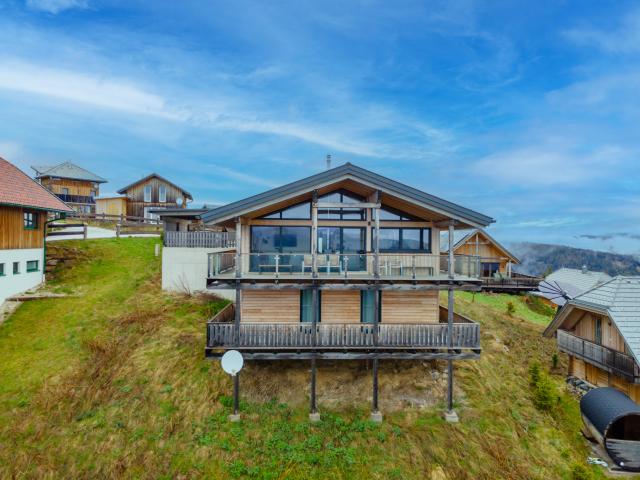 Außenseite Ferienhaus [Sommer]