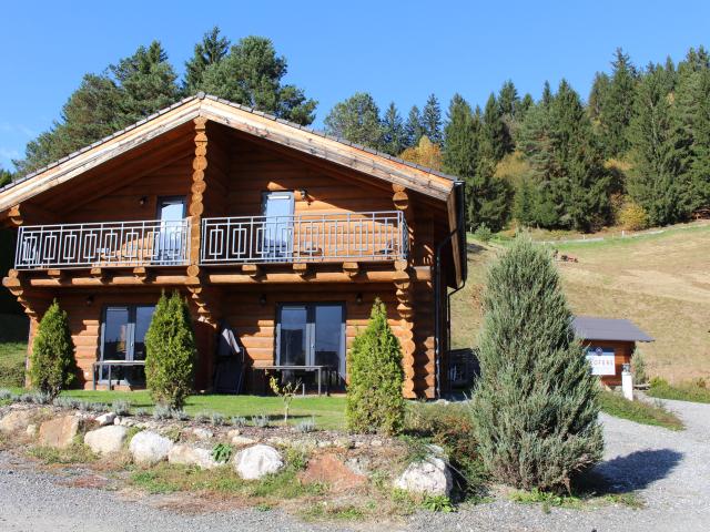 Außenseite Ferienhaus [Sommer]