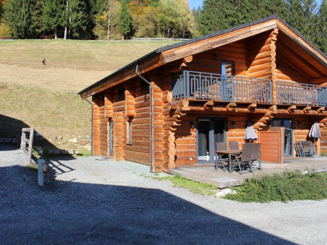 Außenseite Ferienhaus [Sommer]