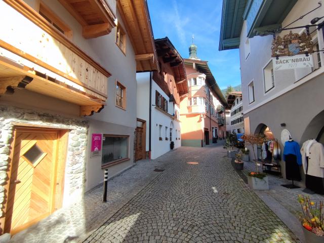 Immediate Surroundings (<1 km)