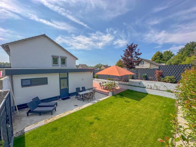 Außenseite Ferienhaus [Sommer]