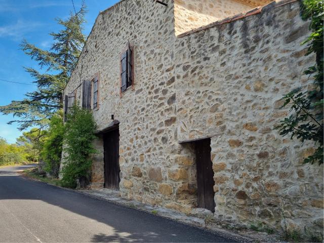 Außenseite Ferienhaus [Sommer]