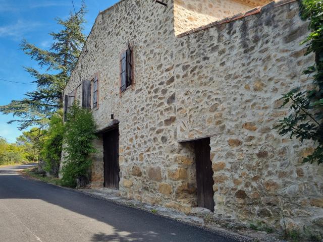 Außenseite Ferienhaus [Sommer]