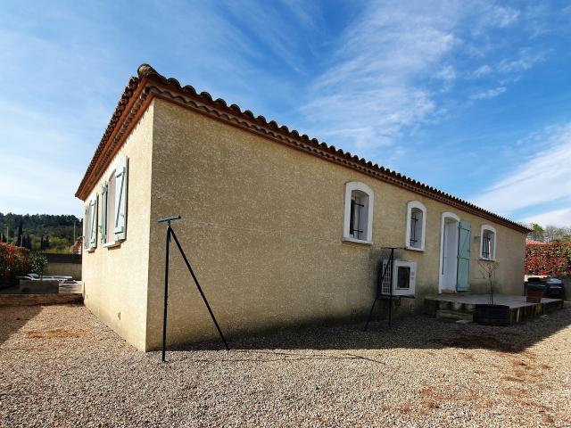 Außenseite Ferienhaus [Sommer]