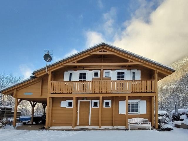 Außenseite Ferienhaus [Winter]