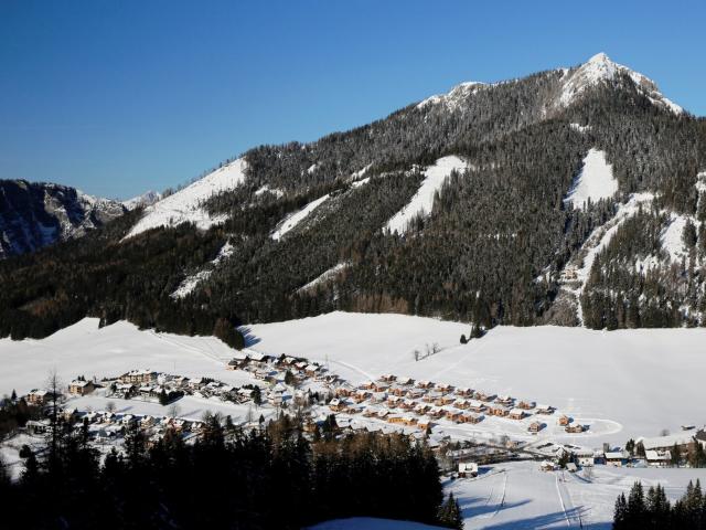 Surroundings (1-5 km)