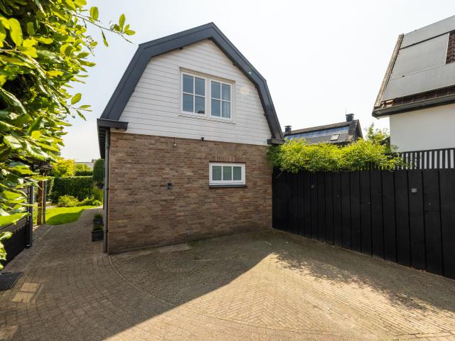 Außenseite Ferienhaus [Sommer]