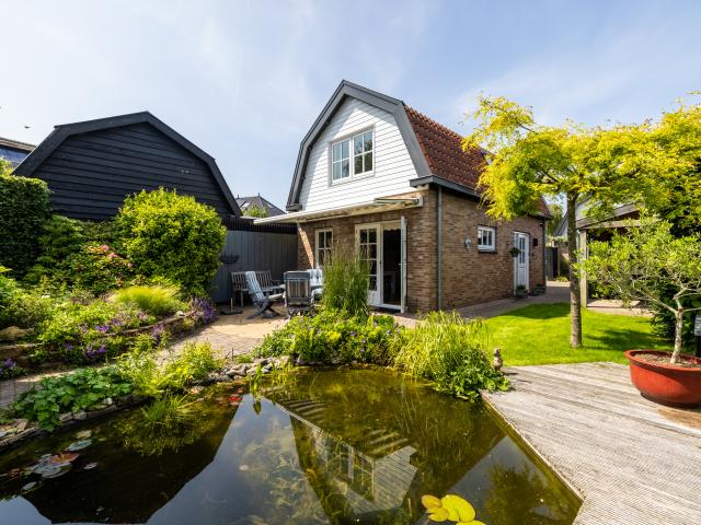 Außenseite Ferienhaus [Sommer]