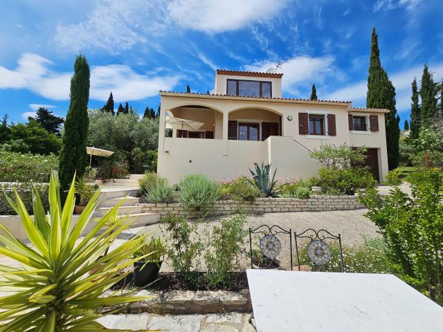 Außenseite Ferienhaus [Sommer]