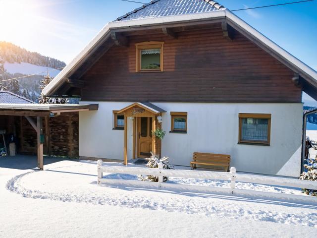 Außenseite Ferienhaus [Winter]