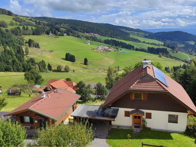 Außenseite Ferienhaus [Sommer]