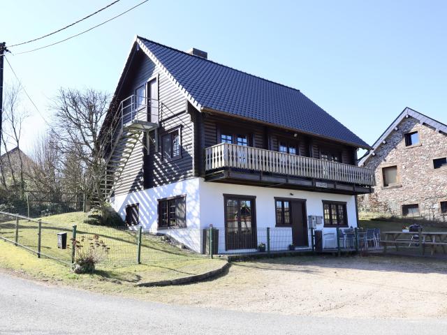 Außenseite Ferienhaus [Sommer]