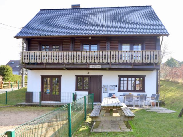 Außenseite Ferienhaus [Sommer]