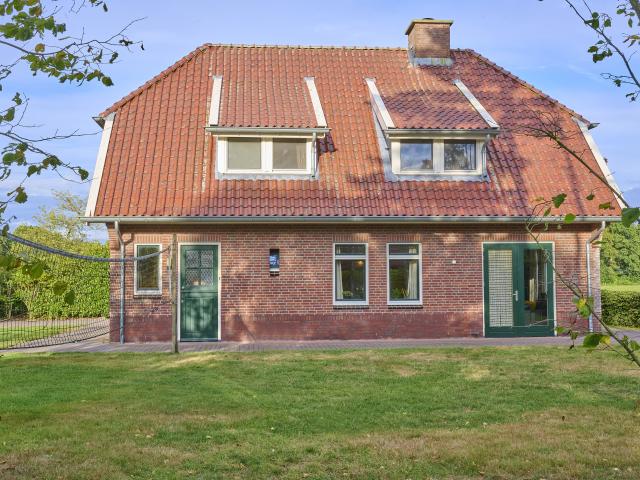 Außenseite Ferienhaus [Sommer]