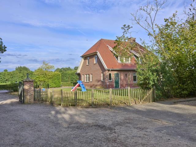 Außenseite Ferienhaus [Sommer]