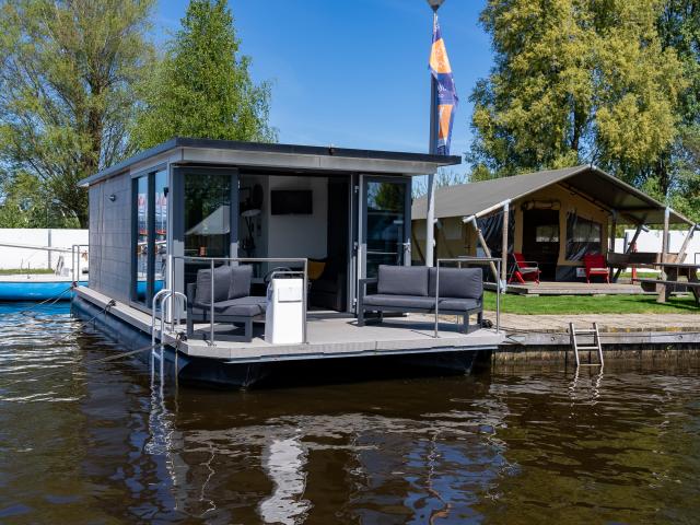 Außenseite Ferienhaus [Sommer]