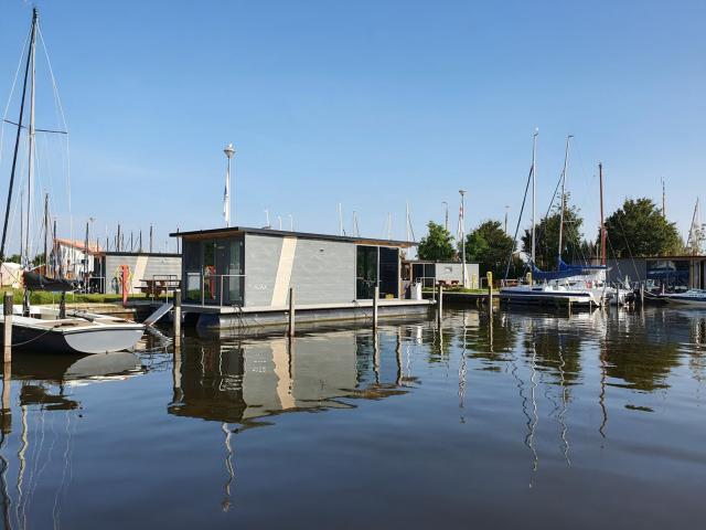 Außenseite Ferienhaus [Sommer]