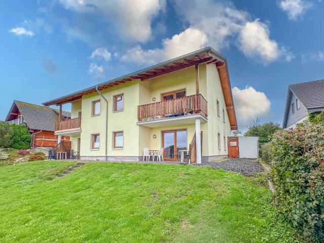 Außenseite Ferienhaus [Sommer]