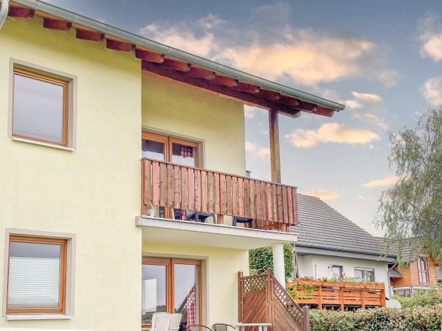 Außenseite Ferienhaus [Sommer]