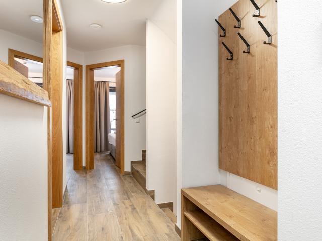 Entrance / Reception