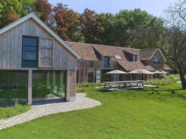 Außenseite Ferienhaus [Sommer]