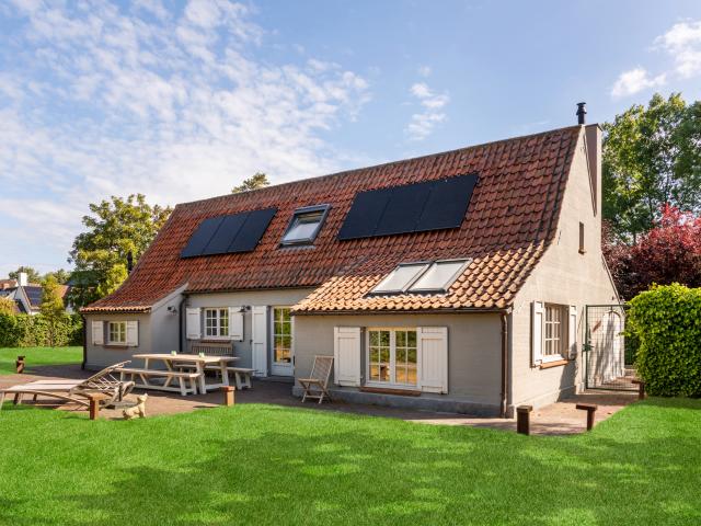 Außenseite Ferienhaus [Sommer]