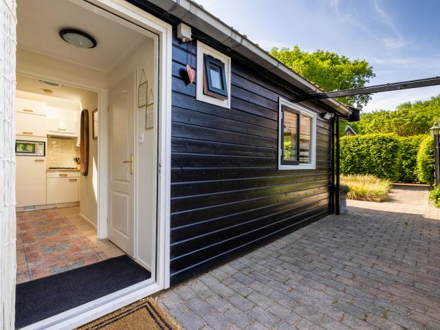 Außenseite Ferienhaus [Sommer]