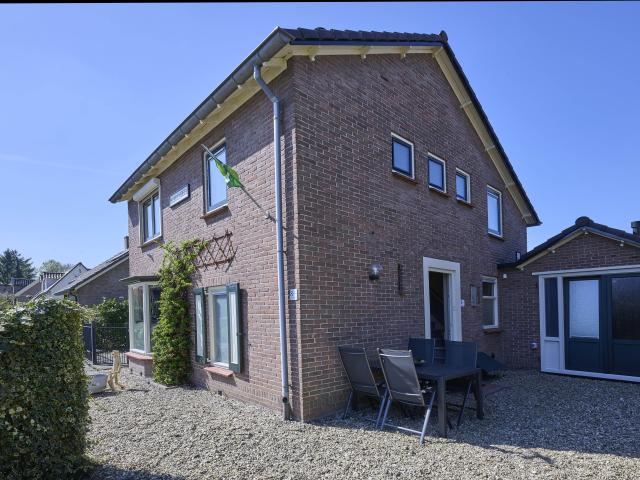 Außenseite Ferienhaus [Sommer]